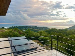 Prime Hermosa- Ocean View Villa with Infinity Pool