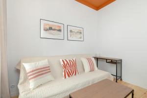 Comfortable & Bright Apartment Rzeszów by Renters