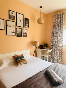 Poetry: Pvt Studio in Koregaon Park . AC WiFi SmartTv