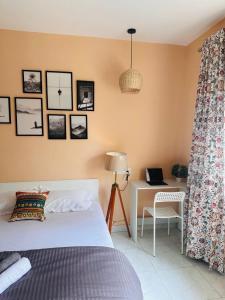 Poetry: Pvt Studio in Koregaon Park . AC WiFi SmartTv