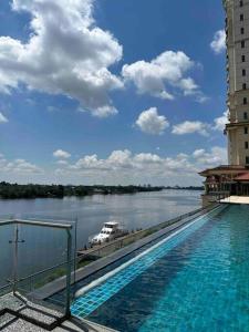 Modern and Charming Couple Suite @Riverine Kuching