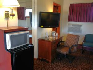 Deluxe Queen Room with Two Queen Beds room in Wye Motor Lodge