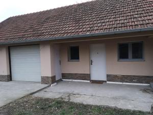 Cozy apartment for short term rent.