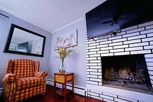 SHALIGOHOMES QUEEN SUITE ON 16TH - Eagle River