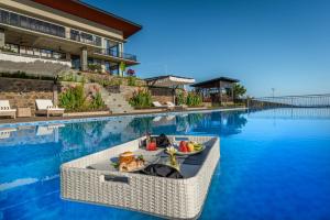 THE most luxury 5BR villa in Lovina! Stunning Outlook!