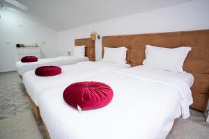 Twin Room with Extra Bed room in Avenue Parliament Hotel