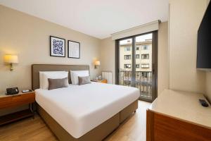 Superior Suite room in Tzl Suites