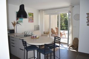 Appartements Tres bel appartement pour 3 avec piscine a Chateau Vert : photos des chambres