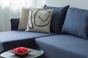 Downtown Chic Apartment by BookingHost