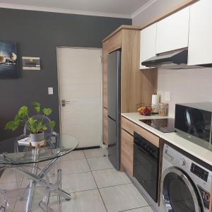 URlyfstyle Apex Executive 8min to Mall of Africa