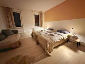 2 Bed Flat - Sleeps 4 - Pets - Parking - Wifi