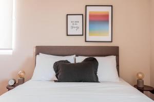 Exclusive 2BR Apartment in Alimos by UPSTREET