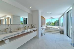 2244 new modern luxury villa in puerto banus