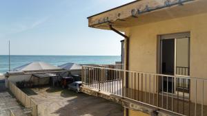 Trilocale centro Marcelli fronte mare - M223