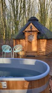 Chalets Le Domaine Insolite de Broceliande : photos des chambres