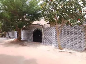 Fayes Afrikaans huisje Brusubi - Bijilo