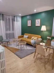 Jolie 4 pièces, gare de train à 150 m pour aller sur Paris en 15 min - 蒙莫朗西