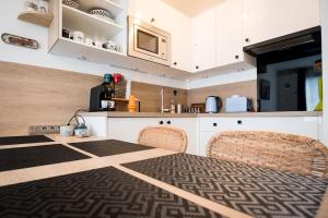 Appartements Appartement avec Terrasse, Piscine, Parking, Honfleur : photos des chambres