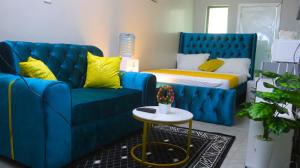 DefiniteHomes1 - Fully furnished studio with a rooftop restaurant near JKIA Airport, Downtown Nairobi