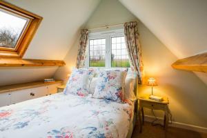 Till Cottage and Riverside Gardens nr Stonehenge