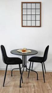 Apt. and garage : Train station, Univ