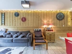 Appartements Appartement Confortable au Coeur du Village, Proche des Pistes avec Terrasse et Garage - FR-1-304-191 : photos des chambres