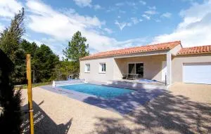 3 Bedroom Beautiful Home In Salavas - 萨拉瓦