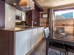 Appartements Appartement La Clusaz, 2 pieces, 5 personnes - FR-1-304-149 : photos des chambres