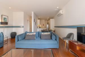 Modern 3BR, terrace, ACheating & self check-in