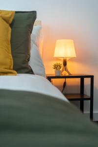 2 Bedroom Apartment-Free Parking-by Holiday Homes