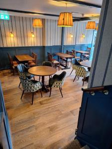 George Hotel & Granary