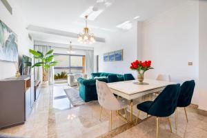 Fairmont North 2BR Full Sea View - Ferienwohnungen, Dubai