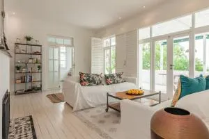 Light & stylish Seapoint home with endless views - Грин-Поинт