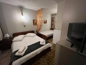 Kostakis Stonehouse 2