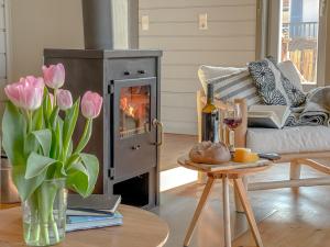 traumHaff Lotsen Romantik-Ostsee mit Kamin, privates NORDICSPA und Boot
