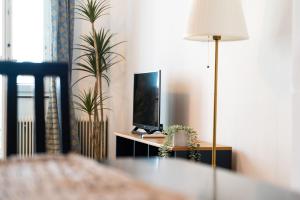 Central Living Apartment Opera