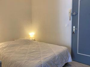 Charmant T1 avec Terrasse, Véranda et Climatisation à Balaruc-les-Bains, Exposé Sud, 2 Étoiles - FR-1-553-5