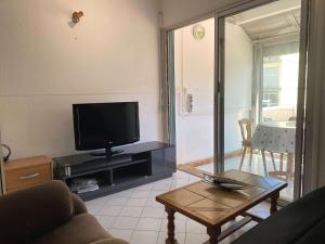 Charmant T1 avec Terrasse, Véranda et Climatisation à Balaruc-les-Bains, Exposé Sud, 2 Étoiles - FR-1-553-5