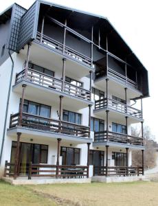 Cross Caraiman View 2