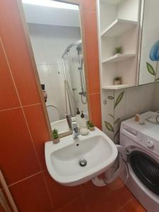 2 bdrm apt at Parliament Palace