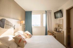 Hotels Hotel Port Marine : photos des chambres