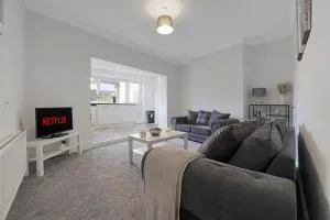 Modern Apartment Near Blyth Coast Sleeps 5 - Bebside