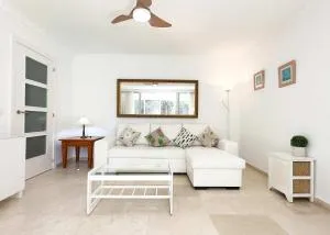 1 Bedroom Apartment Second Line Beach- Parque Marbella Building - Ojén
