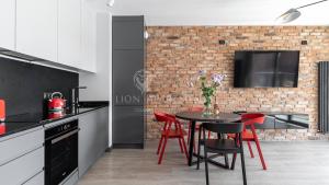 Lion Apartments - SCALA City Center Apartments&Parking IB