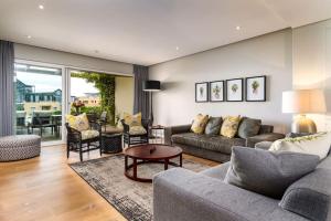 Elegant 2 Bed by Waterfront and Stadium