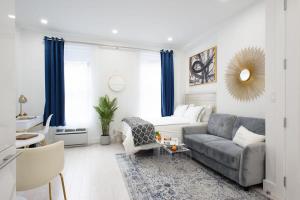 62-3A NEW Prime UES W D in unit Walk 2 C park