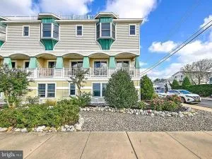 Holder D - Beach Haven