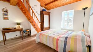 Villas Petite maison de village a deux pas du port : photos des chambres