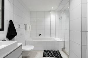 Retro-Modern Cape Town City 2-Bed with Pool