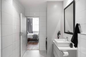 Smart Modern Living in Iconic Building in a Prime Location